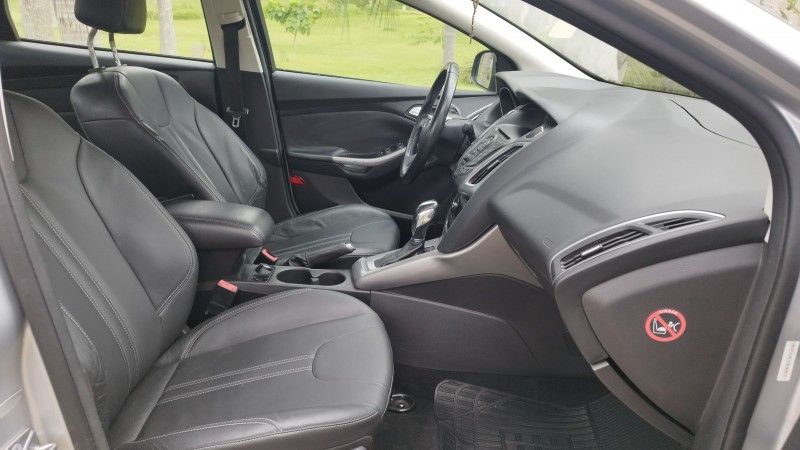 Ford FOCUS SEDAN SE 2.0 2014 GRASSI VEÍCULOS LAJEADO / Carros no Vale