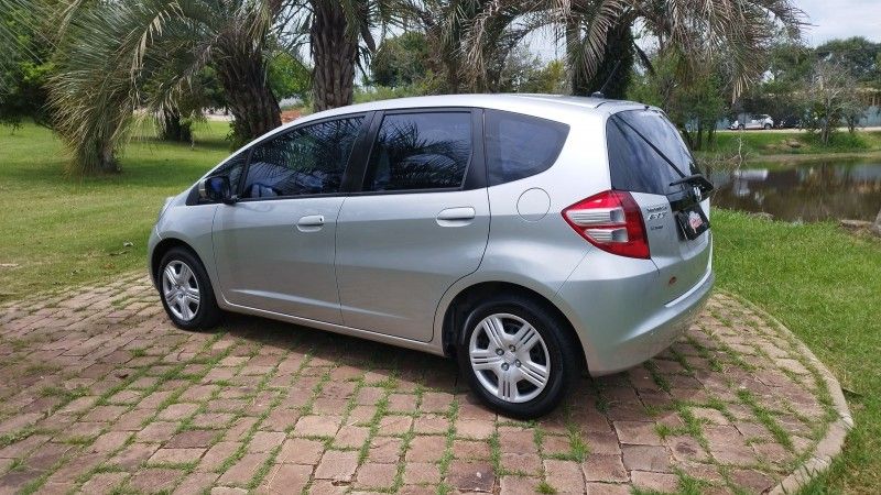 Honda FIT DX 1.4 2011 GRASSI VEÍCULOS LAJEADO / Carros no Vale