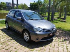 Toyota ETIOS XS 1.5 2014 GRASSI VEÍCULOS LAJEADO / Carros no Vale