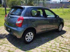 Toyota ETIOS XS 1.5 2014 GRASSI VEÍCULOS LAJEADO / Carros no Vale