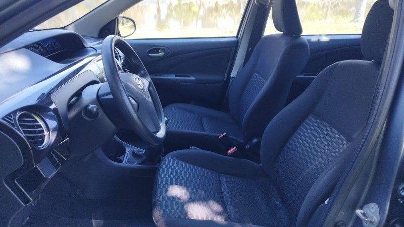 Toyota ETIOS XS 1.5 2014 GRASSI VEÍCULOS LAJEADO / Carros no Vale