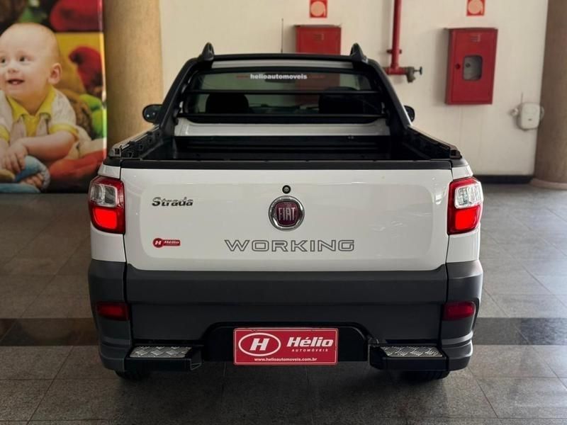 Fiat STRADA WORKING 1.4 CS 2016 HÉLIO AUTOMÓVEIS LAJEADO / Carros no Vale
