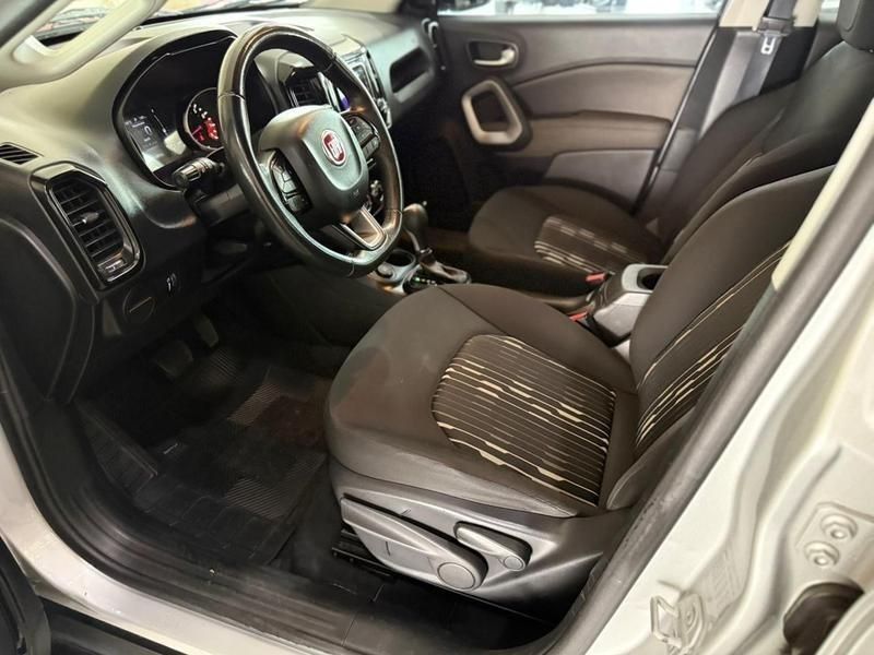 Fiat TORO FREEDOM 1.8 2018 HÉLIO AUTOMÓVEIS LAJEADO / Carros no Vale
