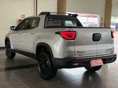 Fiat TORO FREEDOM 1.8 2018 HÉLIO AUTOMÓVEIS LAJEADO / Carros no Vale