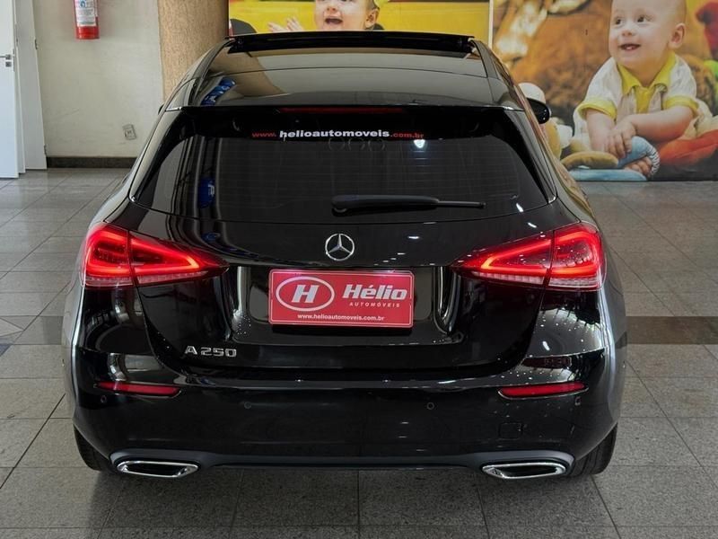 Mercedes-Benz A-250 TB SPORT 2.0 2023 HÉLIO AUTOMÓVEIS LAJEADO / Carros no Vale