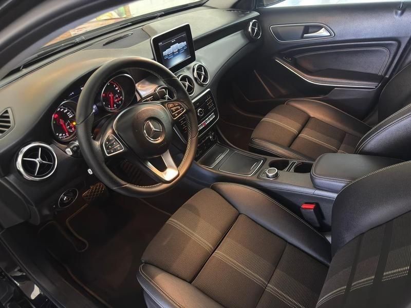 Mercedes-Benz GLA 200 ADVANCE 1.6 TB 2018 HÉLIO AUTOMÓVEIS LAJEADO / Carros no Vale
