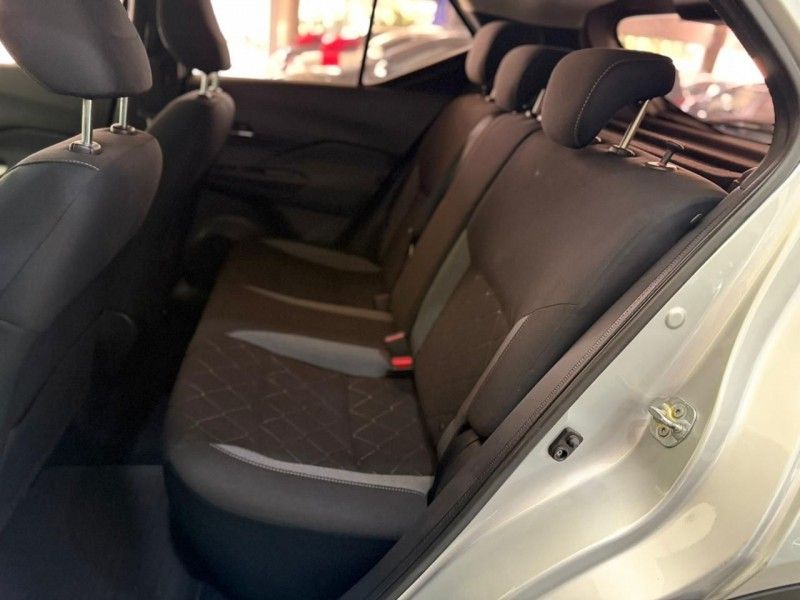 Nissan KICKS SV 1.6 2018 HÉLIO AUTOMÓVEIS LAJEADO / Carros no Vale