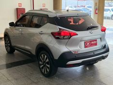 Nissan KICKS SV 1.6 2018 HÉLIO AUTOMÓVEIS LAJEADO / Carros no Vale