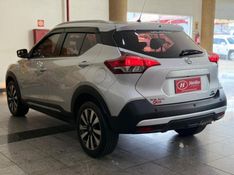 Nissan KICKS SV 1.6 2018 HÉLIO AUTOMÓVEIS LAJEADO / Carros no Vale