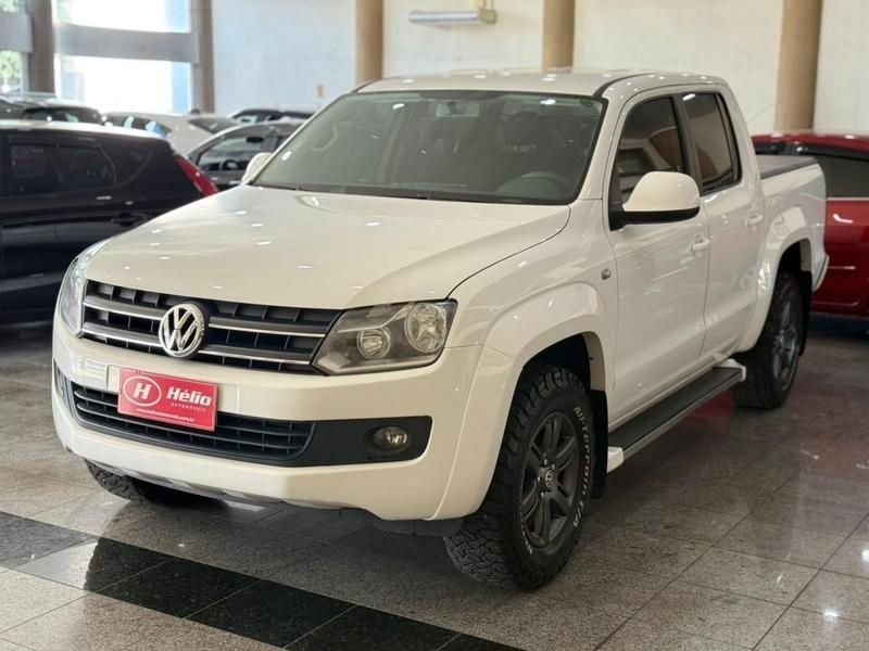 Volkswagen AMAROK 2.0 2014 HÉLIO AUTOMÓVEIS LAJEADO / Carros no Vale