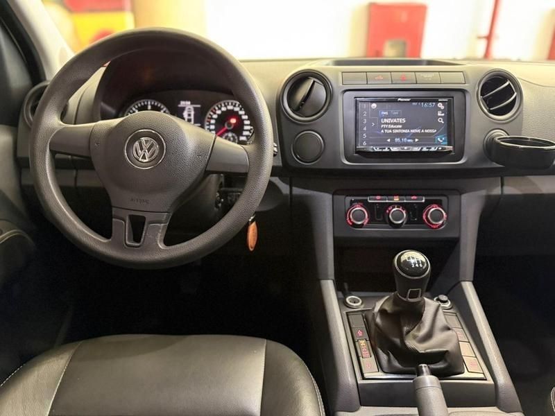 Volkswagen AMAROK 2.0 2014 HÉLIO AUTOMÓVEIS LAJEADO / Carros no Vale