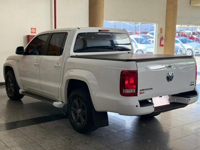 Volkswagen AMAROK 2.0 2014 HÉLIO AUTOMÓVEIS LAJEADO / Carros no Vale