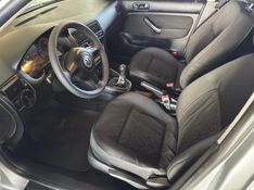 Volkswagen GOLF 1.6Mi 2002 HÉLIO AUTOMÓVEIS LAJEADO / Carros no Vale
