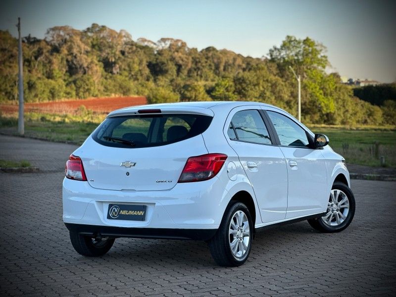 Chevrolet ONIX LT 1.4 2013 NEUMANN VEÍCULOS ARROIO DO MEIO / Carros no Vale