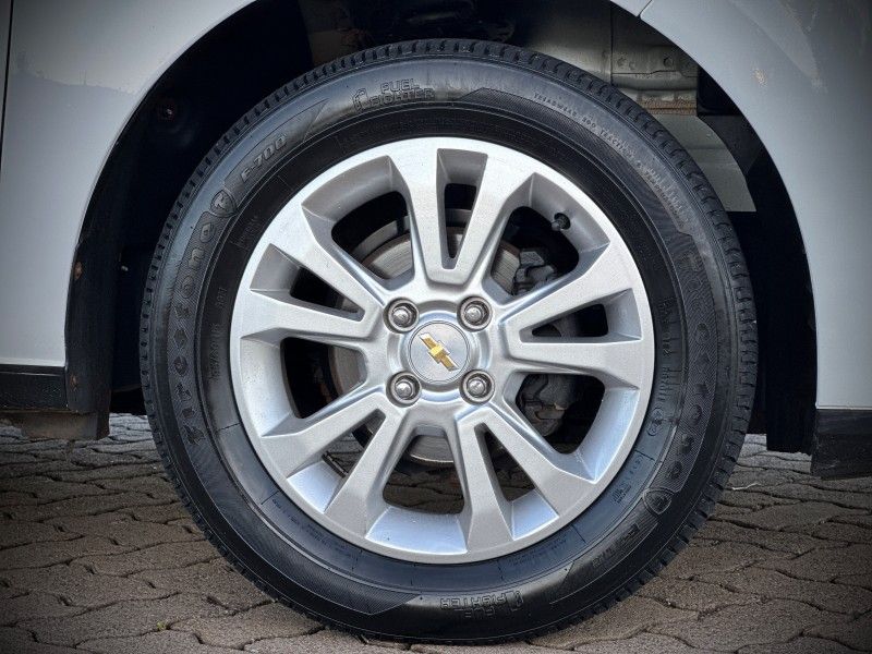 Chevrolet ONIX LT 1.4 2013 NEUMANN VEÍCULOS ARROIO DO MEIO / Carros no Vale