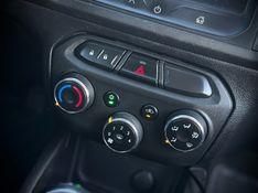 Chevrolet ONIX LT 1.4 2013 NEUMANN VEÍCULOS ARROIO DO MEIO / Carros no Vale