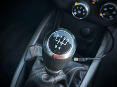 Chevrolet ONIX LT 1.4 2013 NEUMANN VEÍCULOS ARROIO DO MEIO / Carros no Vale