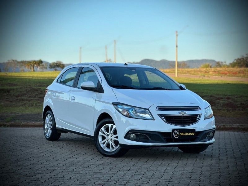 Chevrolet ONIX LT 1.4 2013 NEUMANN VEÍCULOS ARROIO DO MEIO / Carros no Vale