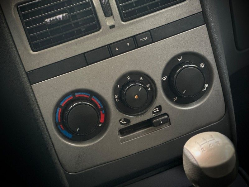 Fiat IDEA ADVENTURE 1.8 2008 NEUMANN VEÍCULOS ARROIO DO MEIO / Carros no Vale