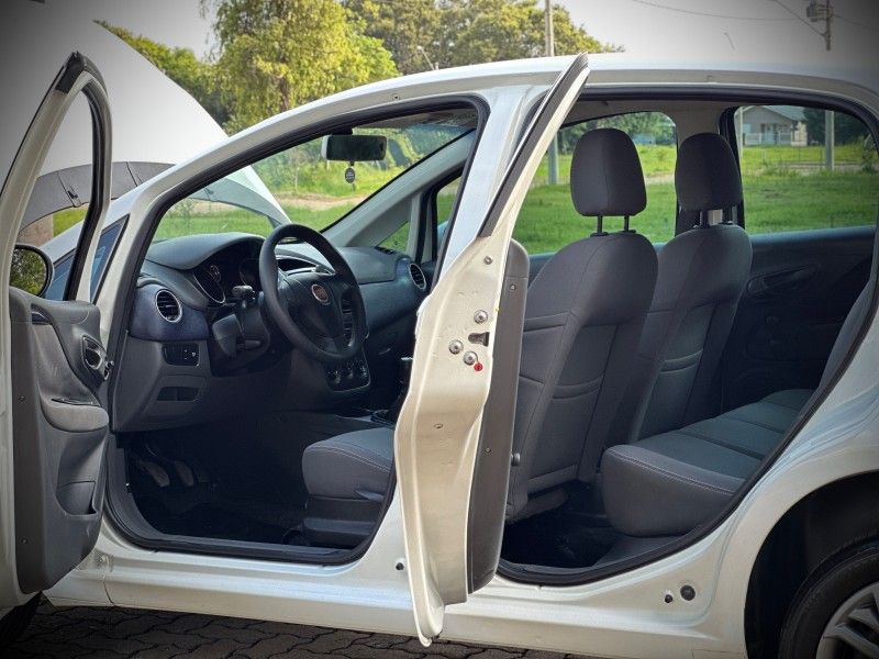 Fiat PUNTO ATTRACTIVE 1.4 2014 NEUMANN VEÍCULOS ARROIO DO MEIO / Carros no Vale
