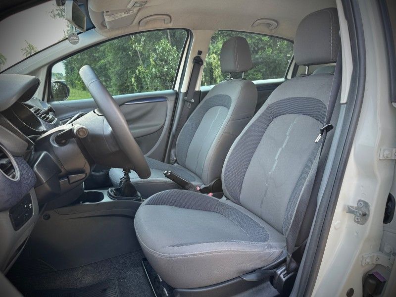 Fiat PUNTO ATTRACTIVE 1.4 2014 NEUMANN VEÍCULOS ARROIO DO MEIO / Carros no Vale