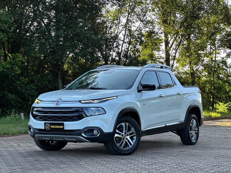 Fiat TORO VOLCANO 2.0 2018 NEUMANN VEÍCULOS ARROIO DO MEIO / Carros no Vale