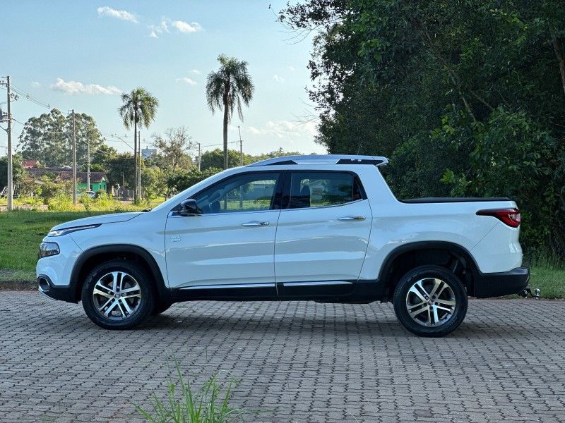 Fiat TORO VOLCANO 2.0 2018 NEUMANN VEÍCULOS ARROIO DO MEIO / Carros no Vale
