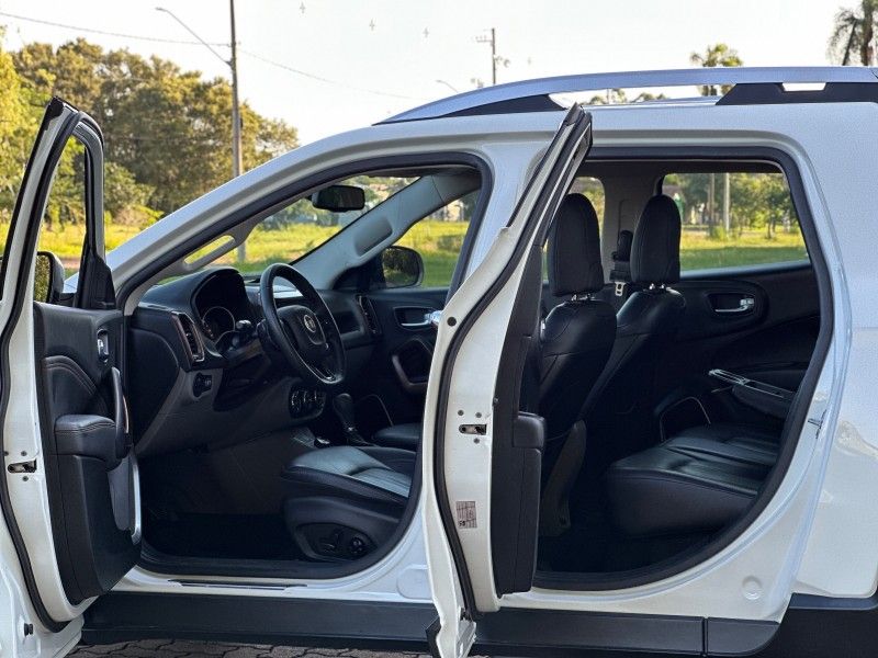 Fiat TORO VOLCANO 2.0 2018 NEUMANN VEÍCULOS ARROIO DO MEIO / Carros no Vale
