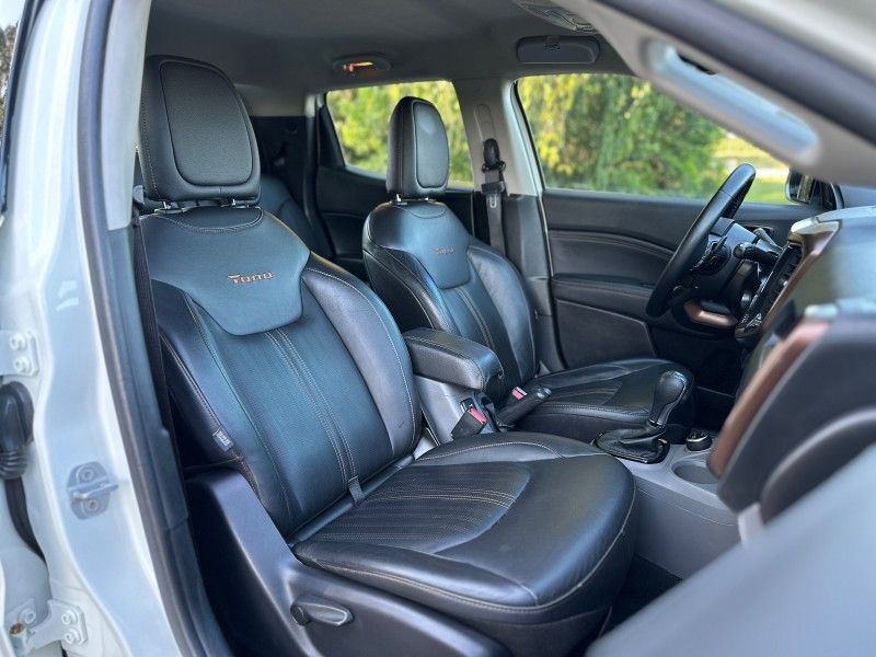 Fiat TORO VOLCANO 2.0 2018 NEUMANN VEÍCULOS ARROIO DO MEIO / Carros no Vale