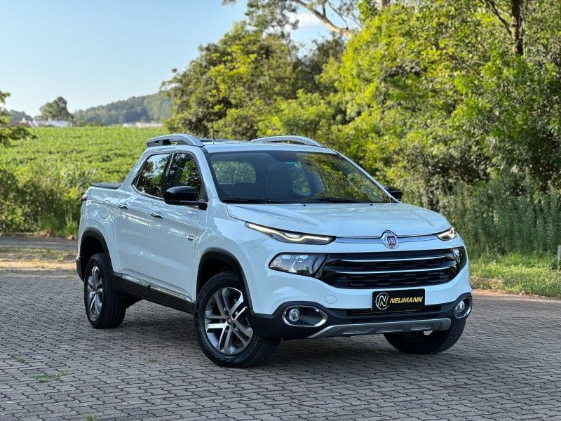 Fiat TORO VOLCANO 2.0 2018 NEUMANN VEÍCULOS ARROIO DO MEIO / Carros no Vale