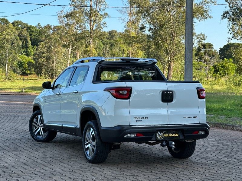 Fiat TORO VOLCANO 2.0 2018 NEUMANN VEÍCULOS ARROIO DO MEIO / Carros no Vale