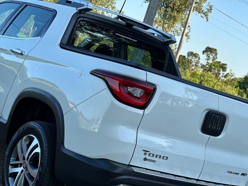Fiat TORO VOLCANO 2.0 2018 NEUMANN VEÍCULOS ARROIO DO MEIO / Carros no Vale