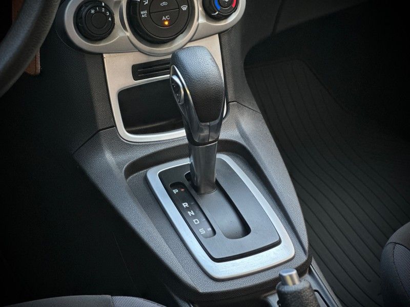 Ford FIESTA SE 1.6 2018 NEUMANN VEÍCULOS ARROIO DO MEIO / Carros no Vale