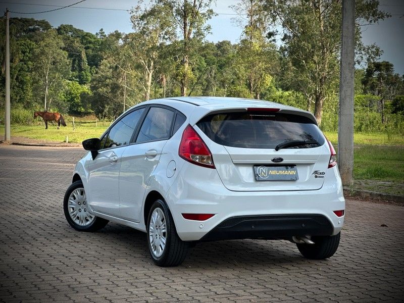 Ford FIESTA SE 1.6 2018 NEUMANN VEÍCULOS ARROIO DO MEIO / Carros no Vale
