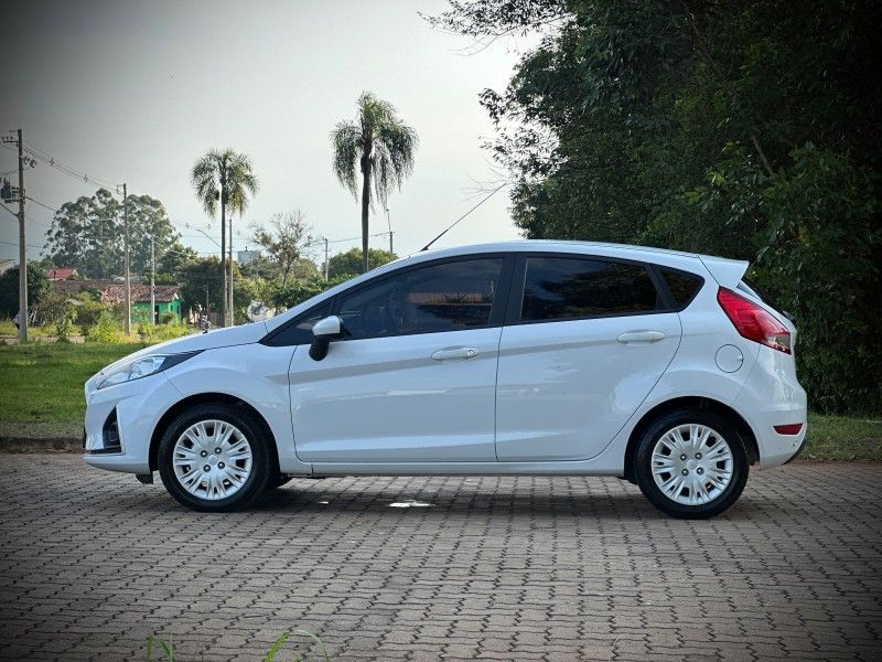 Ford FIESTA SE 1.6 2018 NEUMANN VEÍCULOS ARROIO DO MEIO / Carros no Vale