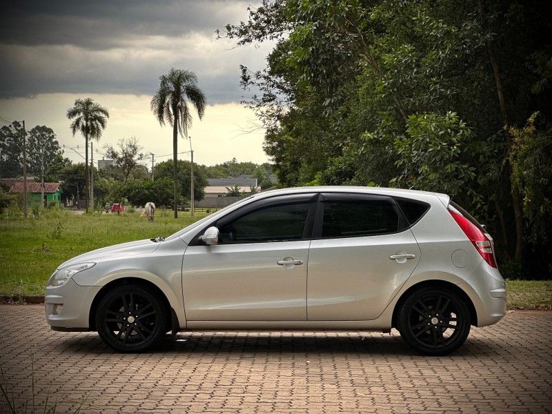 Hyundai I30 2.0 2010 NEUMANN VEÍCULOS ARROIO DO MEIO / Carros no Vale Hyundai I30 2.0 2010 NEUMANN VEÍCULOS ARROIO DO MEIO / Carros no Vale