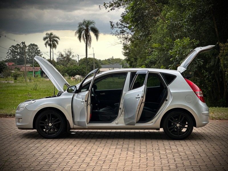 Hyundai I30 2.0 2010 NEUMANN VEÍCULOS ARROIO DO MEIO / Carros no Vale Hyundai I30 2.0 2010 NEUMANN VEÍCULOS ARROIO DO MEIO / Carros no Vale