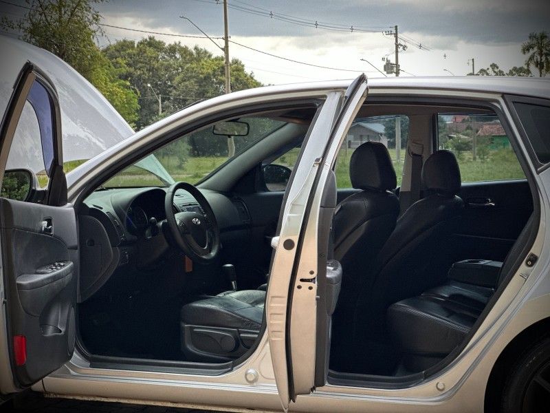 Hyundai I30 2.0 2010 NEUMANN VEÍCULOS ARROIO DO MEIO / Carros no Vale Hyundai I30 2.0 2010 NEUMANN VEÍCULOS ARROIO DO MEIO / Carros no Vale