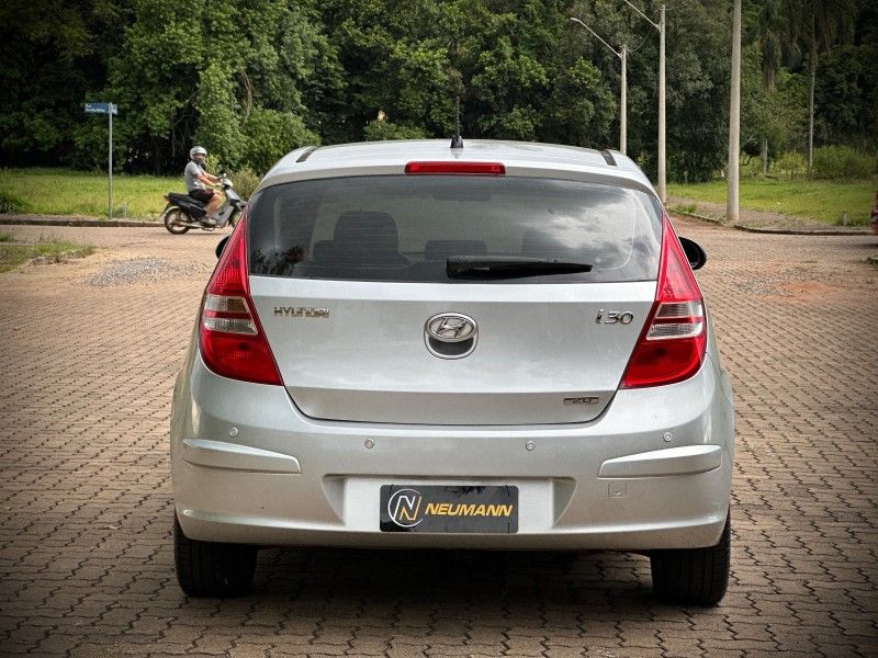 Hyundai I30 2.0 2010 NEUMANN VEÍCULOS ARROIO DO MEIO / Carros no Vale Hyundai I30 2.0 2010 NEUMANN VEÍCULOS ARROIO DO MEIO / Carros no Vale