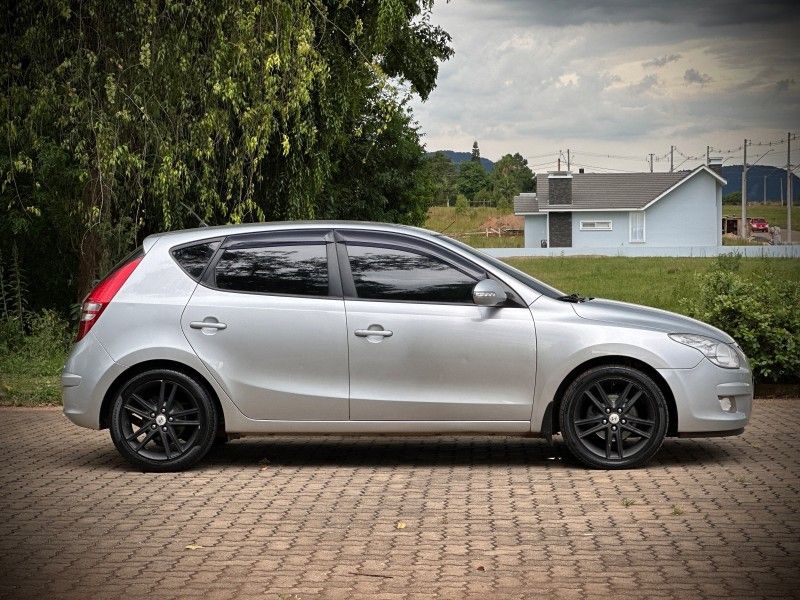 Hyundai I30 2.0 2010 NEUMANN VEÍCULOS ARROIO DO MEIO / Carros no Vale Hyundai I30 2.0 2010 NEUMANN VEÍCULOS ARROIO DO MEIO / Carros no Vale