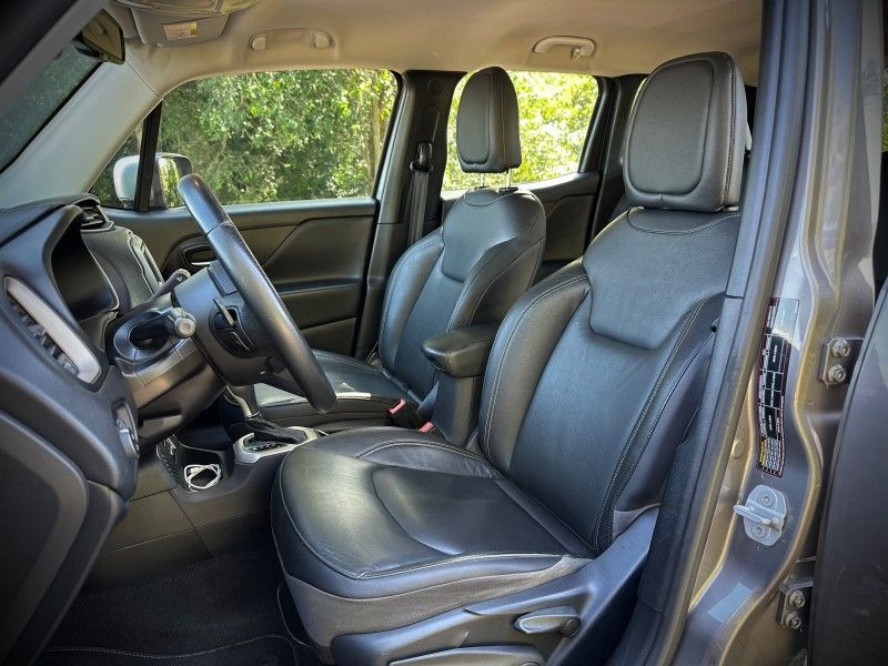 Jeep RENEGADE LIMITED 1.8 2017 NEUMANN VEÍCULOS ARROIO DO MEIO / Carros no Vale Jeep RENEGADE LIMITED 1.8 2017 NEUMANN VEÍCULOS ARROIO DO MEIO / Carros no Vale