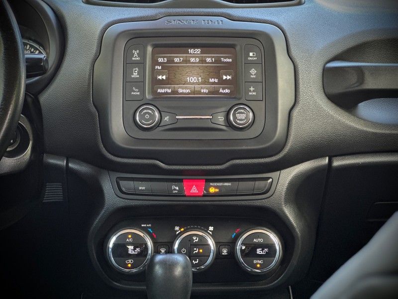 Jeep RENEGADE LIMITED 1.8 2017 NEUMANN VEÍCULOS ARROIO DO MEIO / Carros no Vale Jeep RENEGADE LIMITED 1.8 2017 NEUMANN VEÍCULOS ARROIO DO MEIO / Carros no Vale