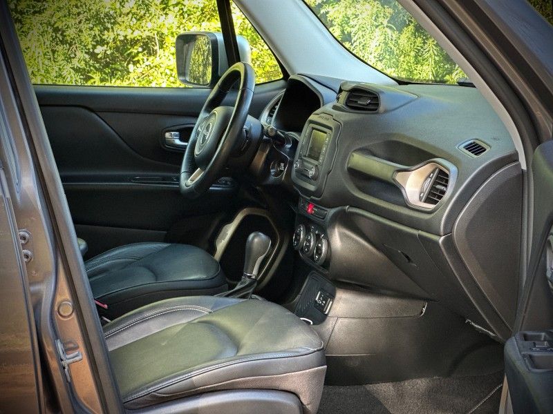 Jeep RENEGADE LIMITED 1.8 2017 NEUMANN VEÍCULOS ARROIO DO MEIO / Carros no Vale Jeep RENEGADE LIMITED 1.8 2017 NEUMANN VEÍCULOS ARROIO DO MEIO / Carros no Vale