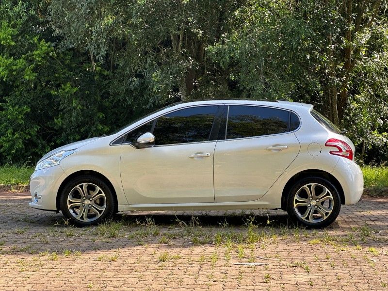 Peugeot 208 GRIFFE 1.6 2014 NEUMANN VEÍCULOS ARROIO DO MEIO / Carros no Vale
