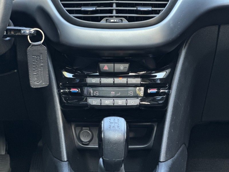 Peugeot 208 GRIFFE 1.6 2014 NEUMANN VEÍCULOS ARROIO DO MEIO / Carros no Vale