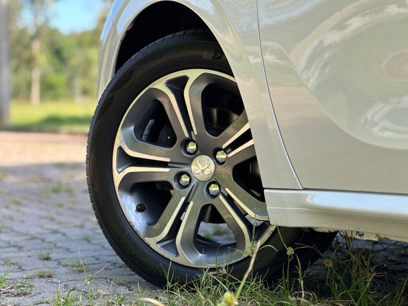 Peugeot 208 GRIFFE 1.6 2014 NEUMANN VEÍCULOS ARROIO DO MEIO / Carros no Vale