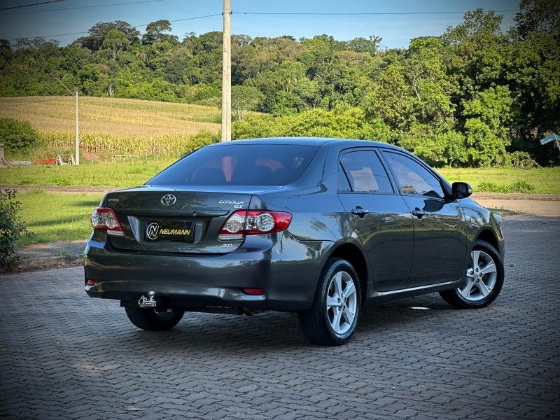 Toyota COROLLA XEi 2.0 2012 NEUMANN VEÍCULOS ARROIO DO MEIO / Carros no Vale