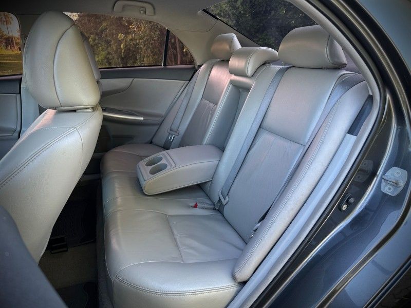 Toyota COROLLA XEi 2.0 2012 NEUMANN VEÍCULOS ARROIO DO MEIO / Carros no Vale