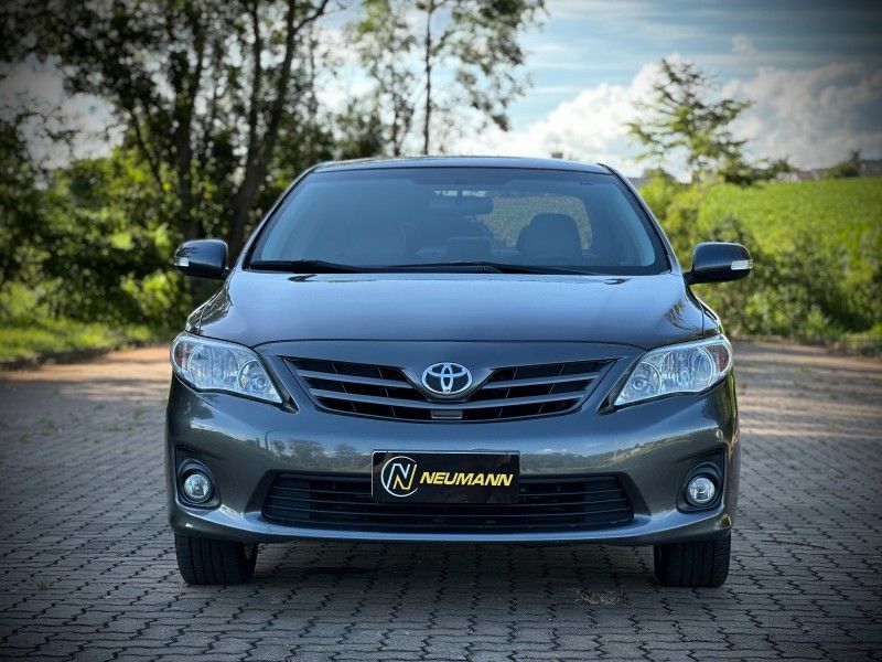 Toyota COROLLA XEi 2.0 2012 NEUMANN VEÍCULOS ARROIO DO MEIO / Carros no Vale