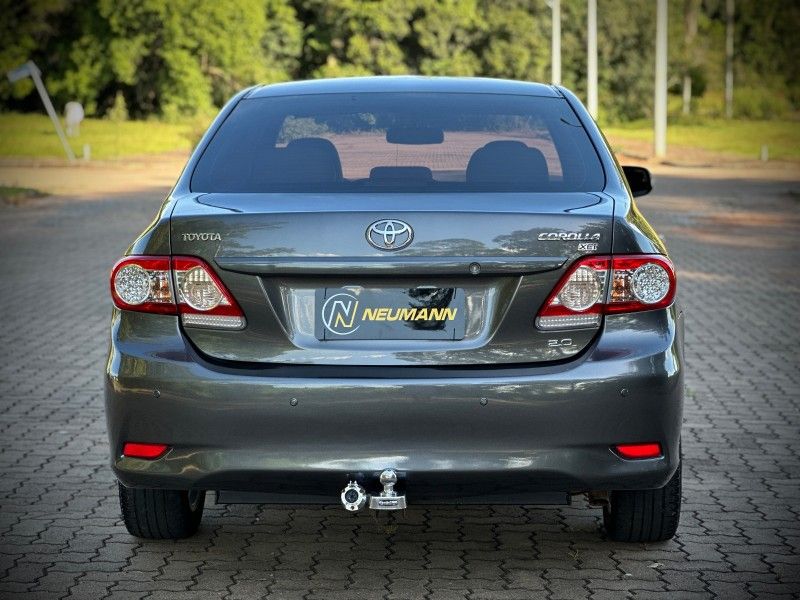 Toyota COROLLA XEi 2.0 2012 NEUMANN VEÍCULOS ARROIO DO MEIO / Carros no Vale